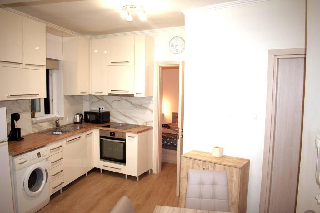 Lydia'S Apartment เทสซาโลนิกิ ภายนอก รูปภาพ