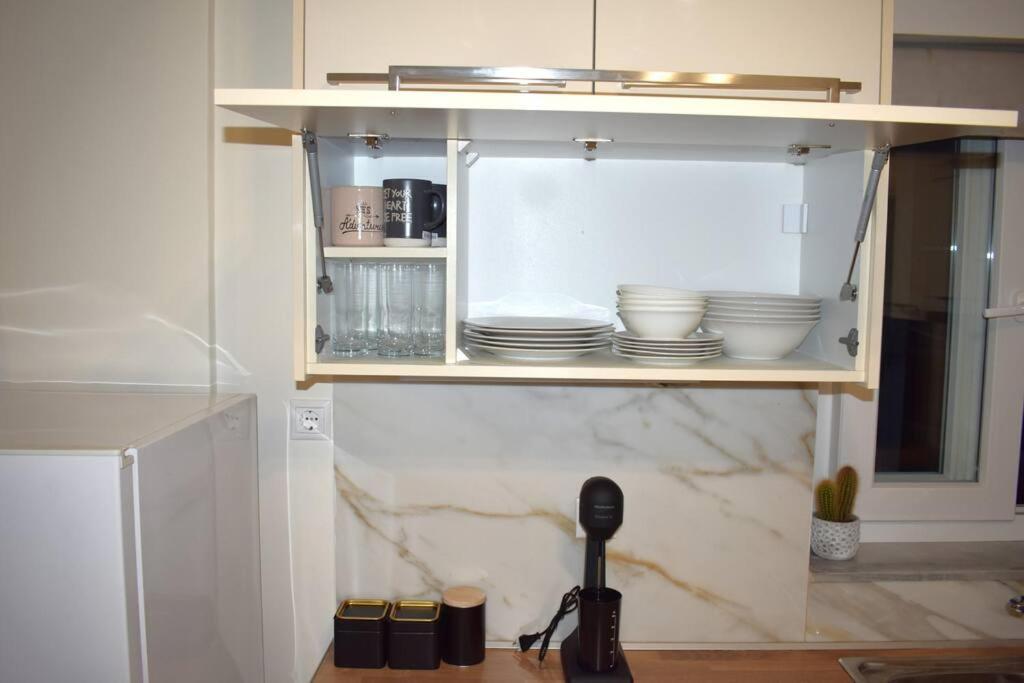 Lydia'S Apartment เทสซาโลนิกิ ภายนอก รูปภาพ