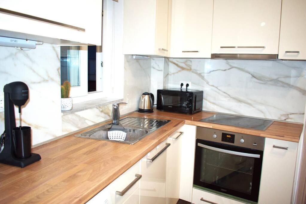 Lydia'S Apartment เทสซาโลนิกิ ภายนอก รูปภาพ